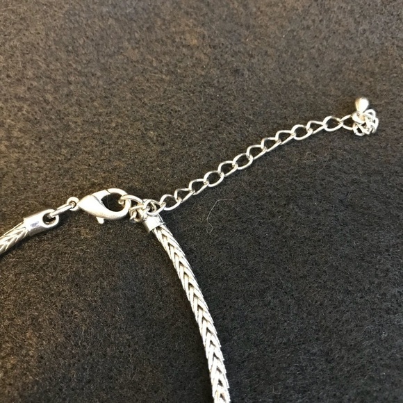 Flower 🌺 necklace and earring set - Picture 8 of 8